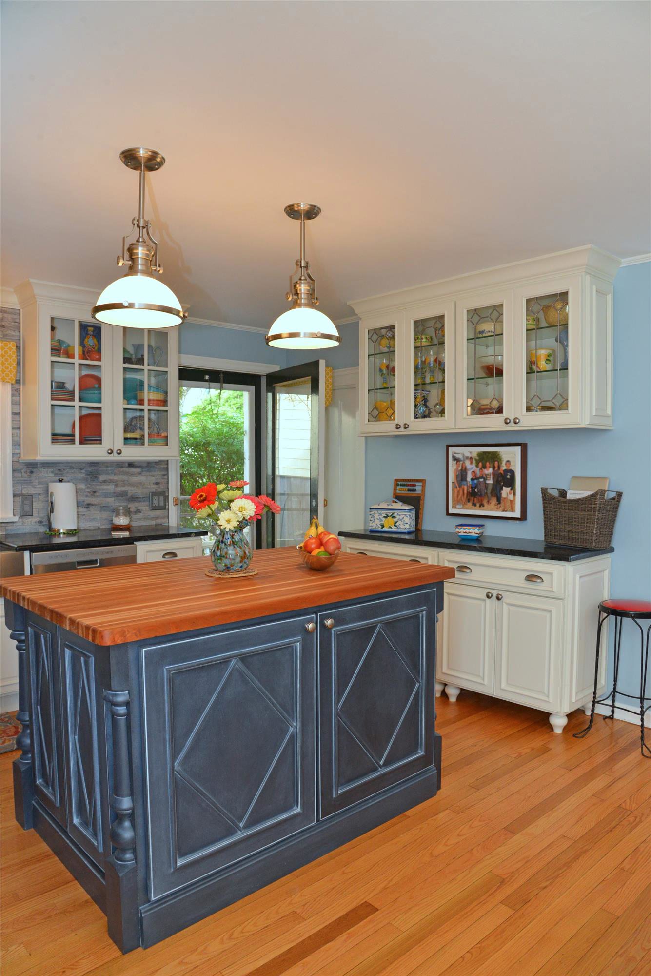 Traditional/Transitional Kitchen Remodel by Clemleddy Construction project photo 5